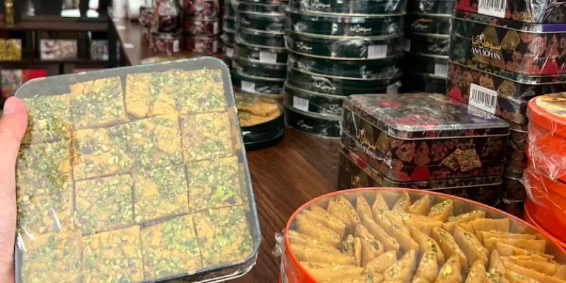 سوهان فروشی آنا قم